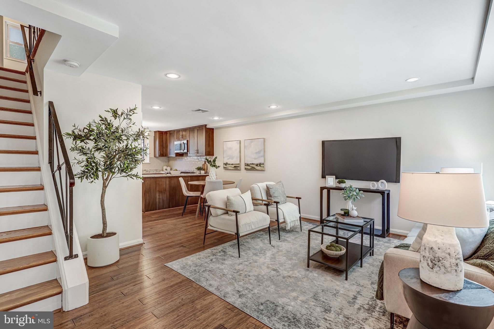 1610 DOGWOOD DRIVE