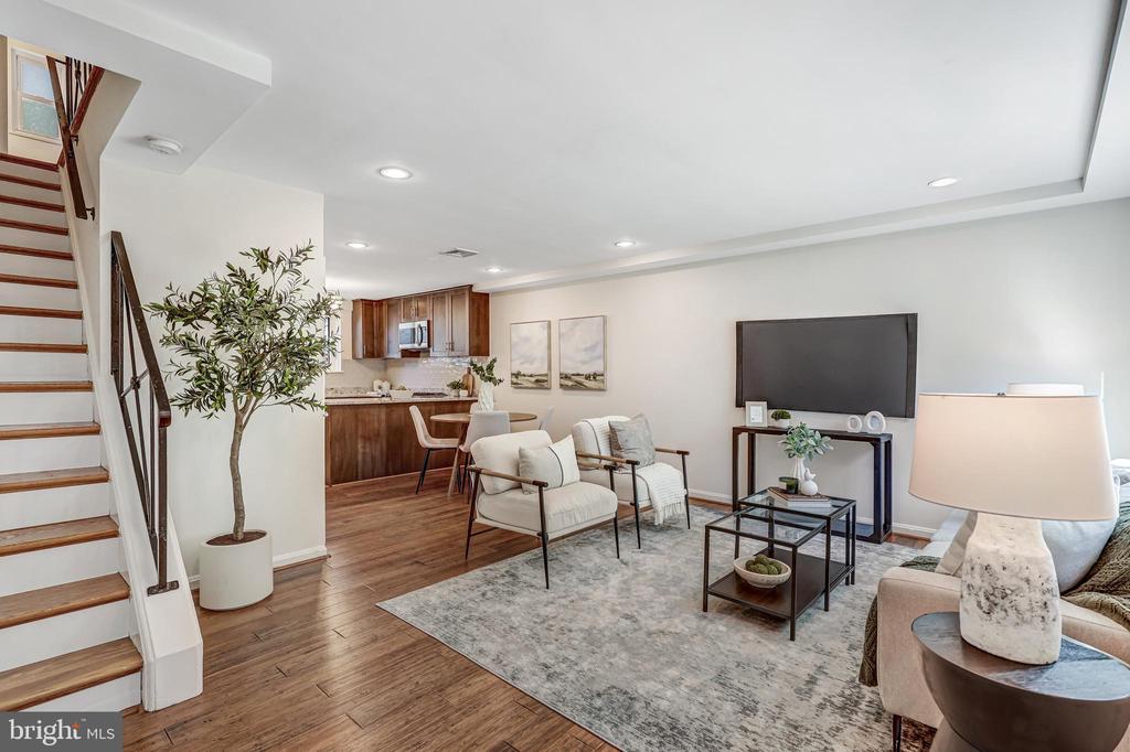1610 DOGWOOD DRIVE