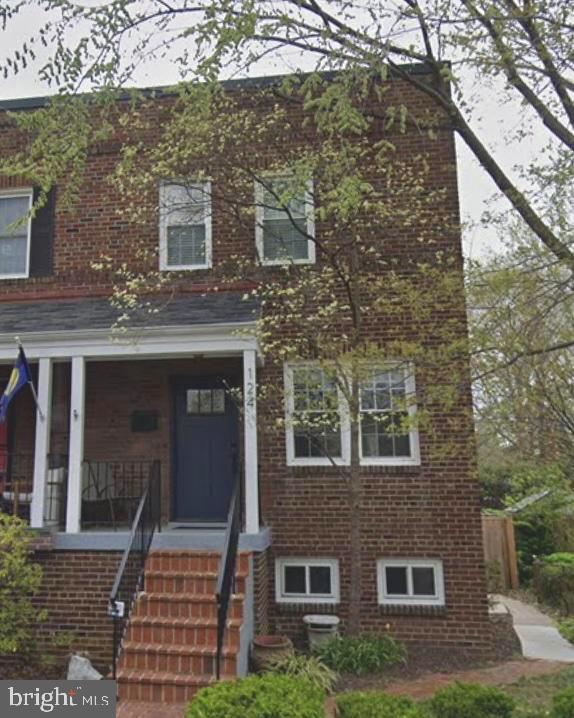 124 E MAPLE STREET