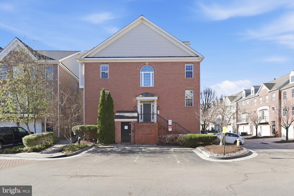 529 TRIADELPHIA WAY