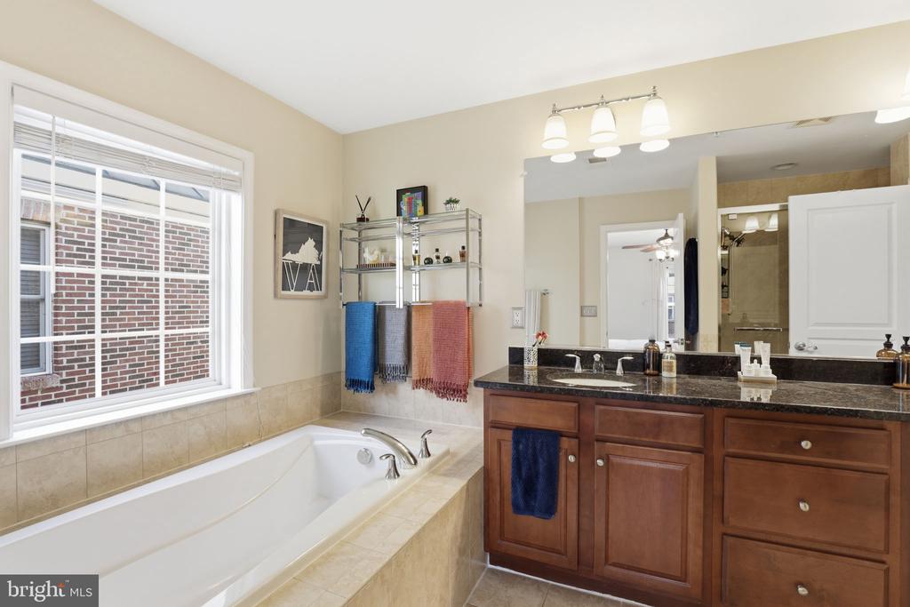 529 TRIADELPHIA WAY