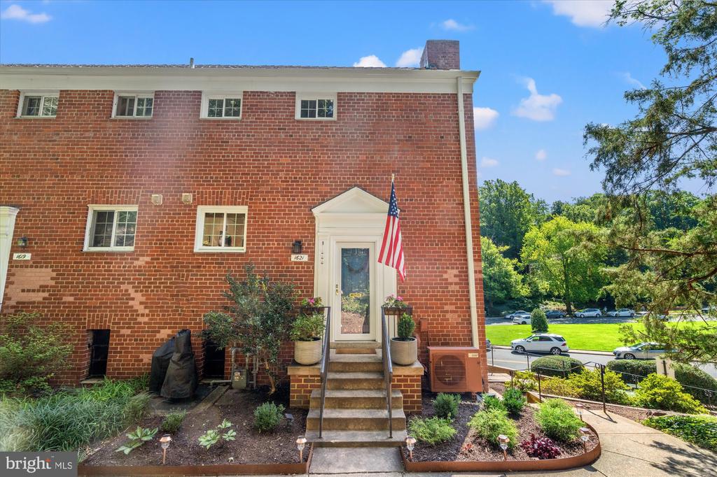 1621 PRESTON ROAD