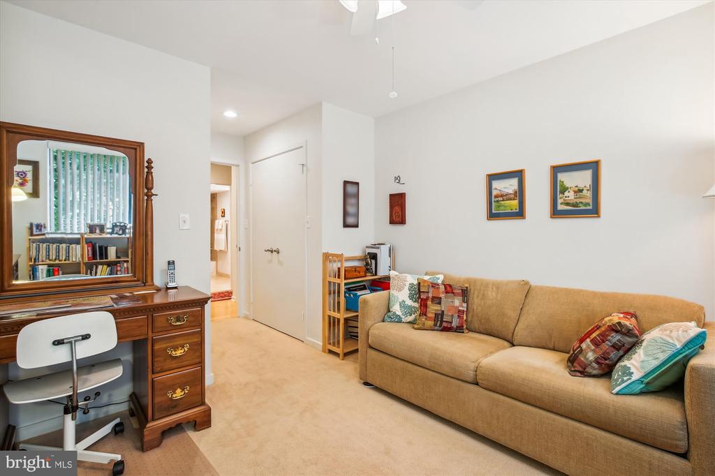 11500 FAIRWAY DRIVE 301