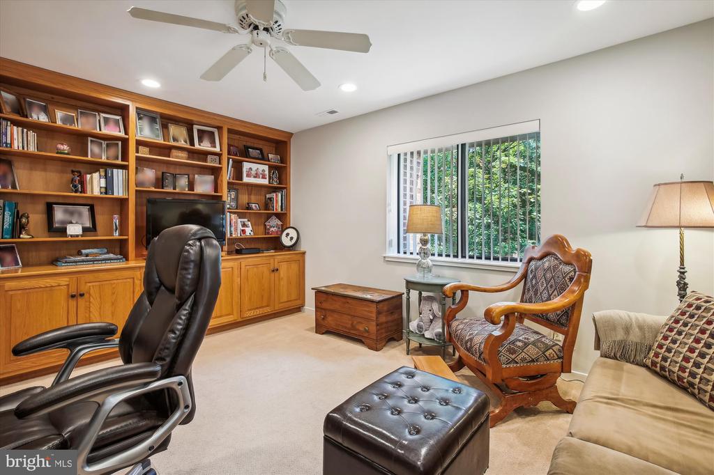 11500 FAIRWAY DRIVE 301