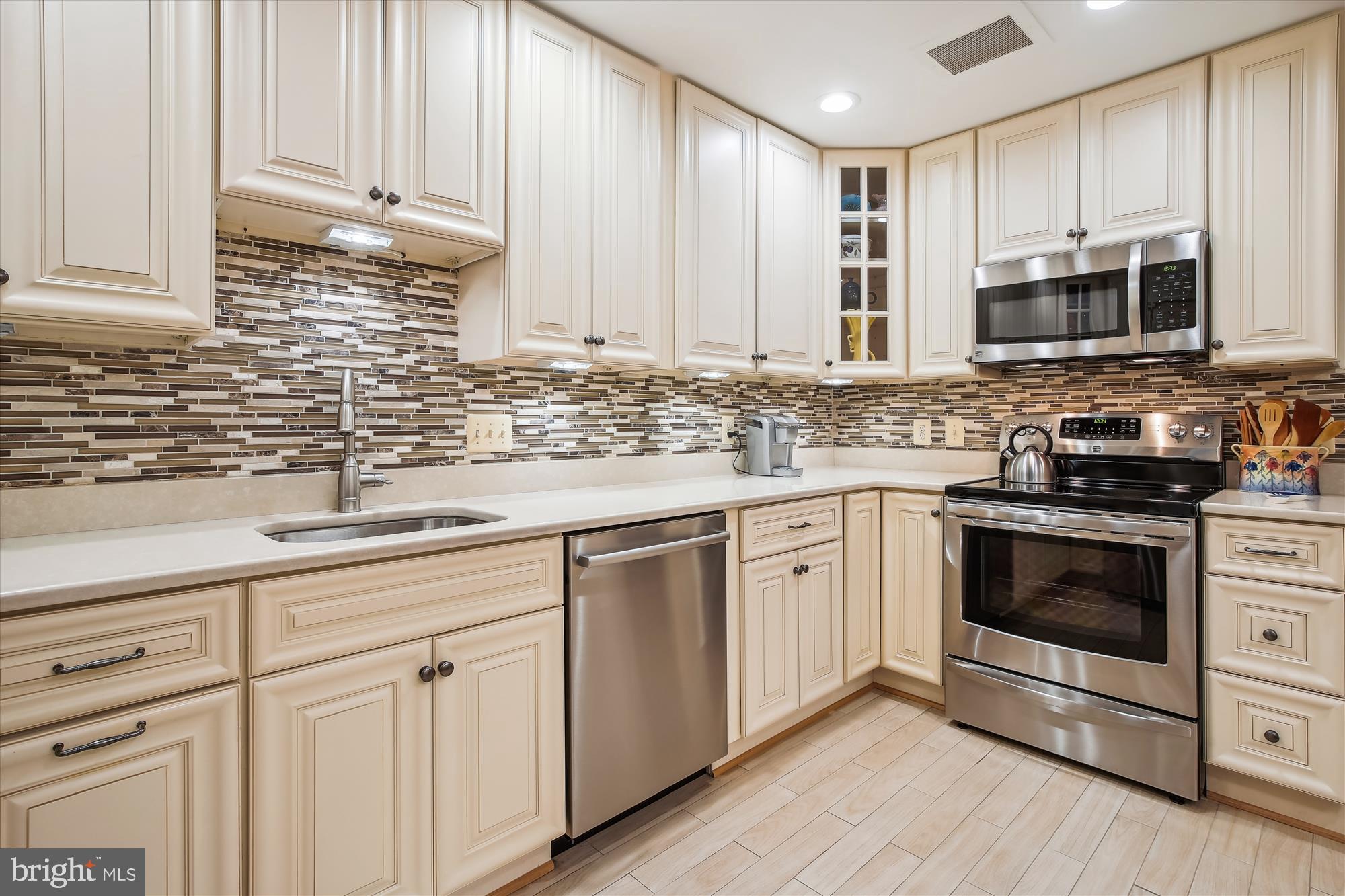 11500 FAIRWAY DRIVE 301