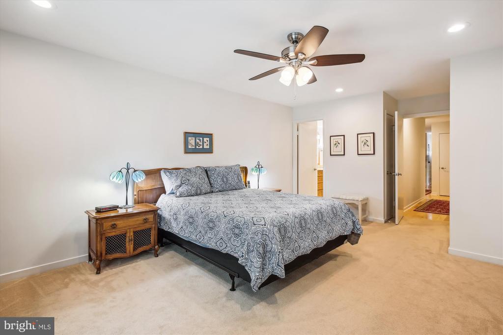 11500 FAIRWAY DRIVE 301