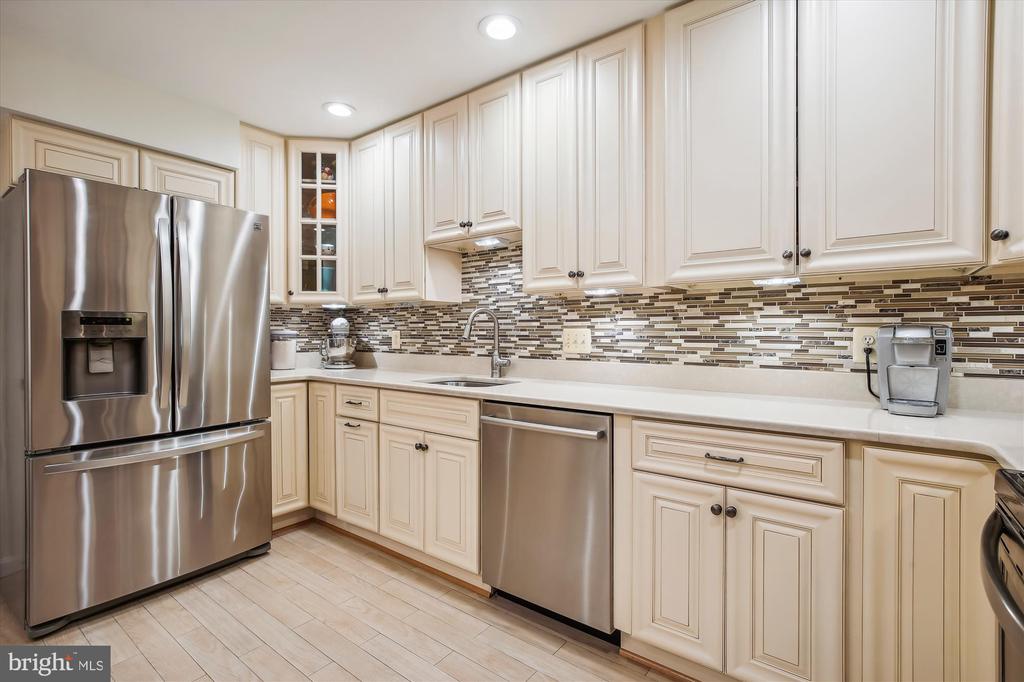 11500 FAIRWAY DRIVE 301