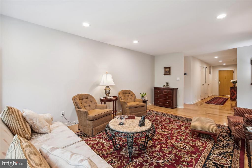 11500 FAIRWAY DRIVE 301