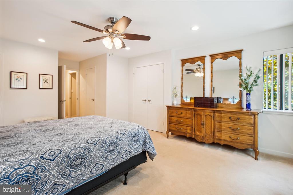 11500 FAIRWAY DRIVE 301