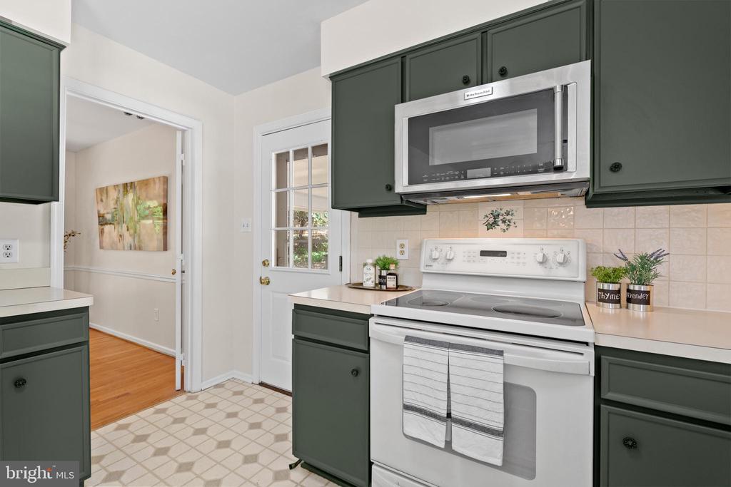 9702 RHAPSODY DRIVE