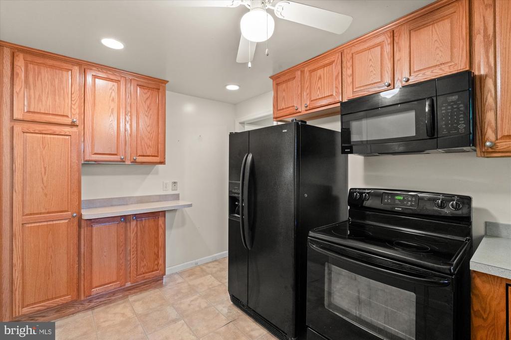 6524 OAKWOOD DRIVE