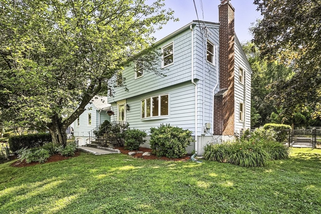 7 Kings Grant Rd