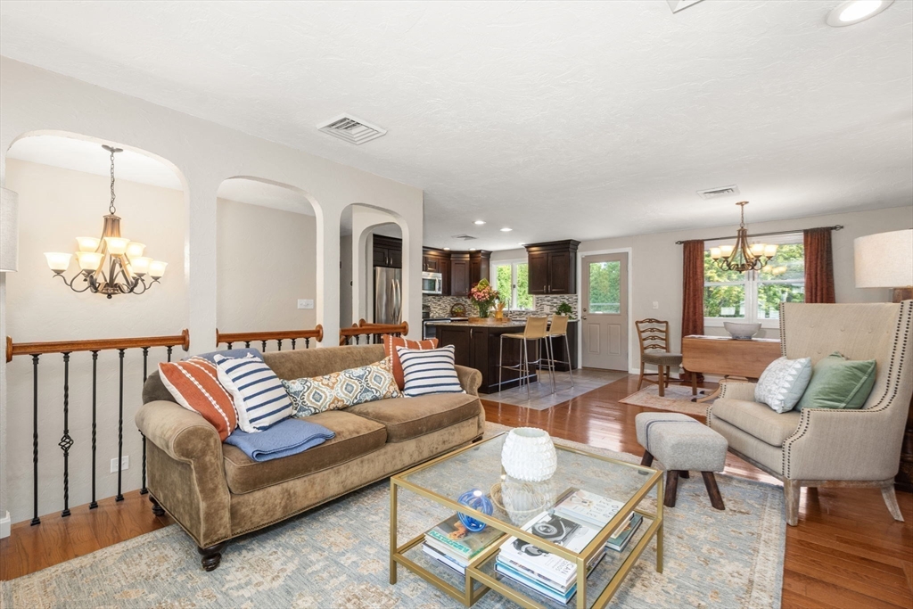 28 Lorna Dr