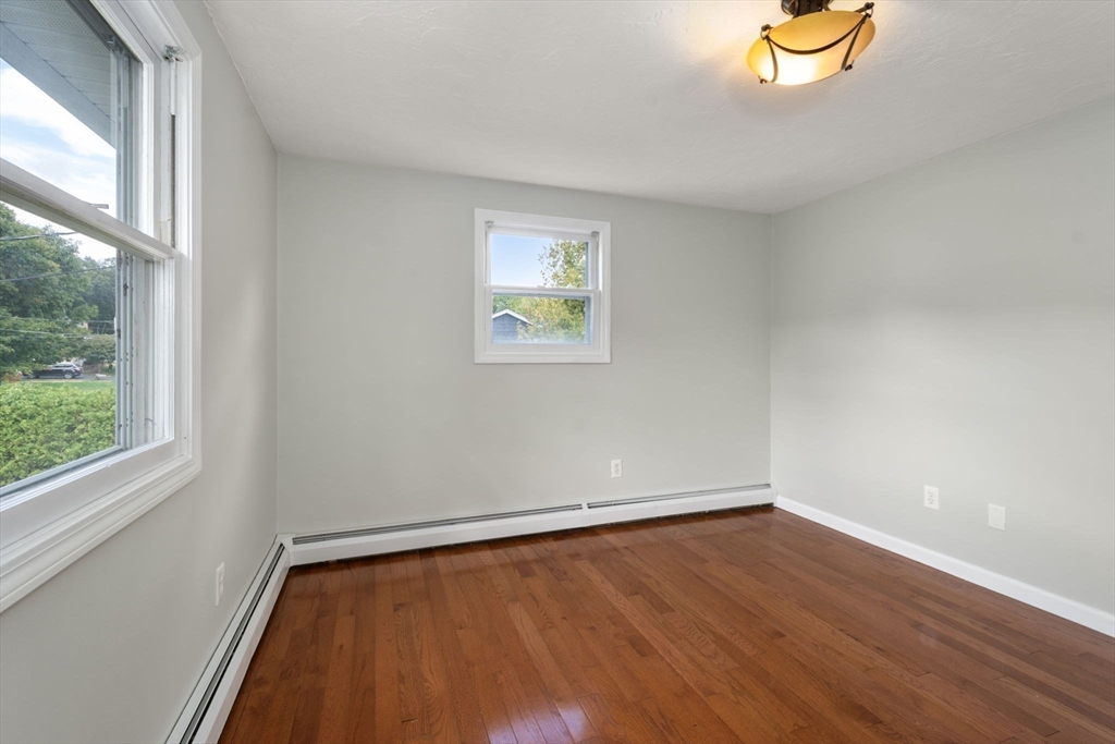 28 Lorna Dr
