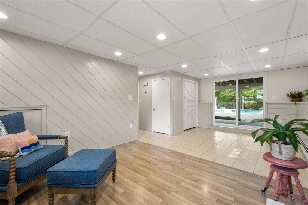 28 Lorna Dr