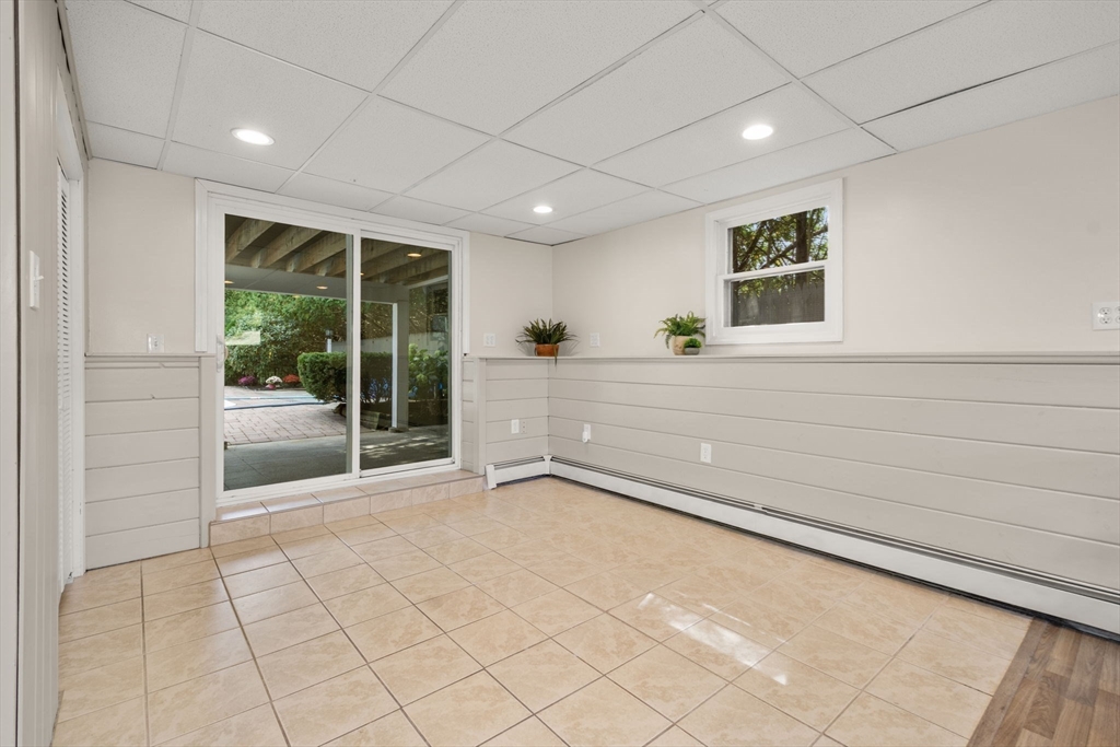 28 Lorna Dr