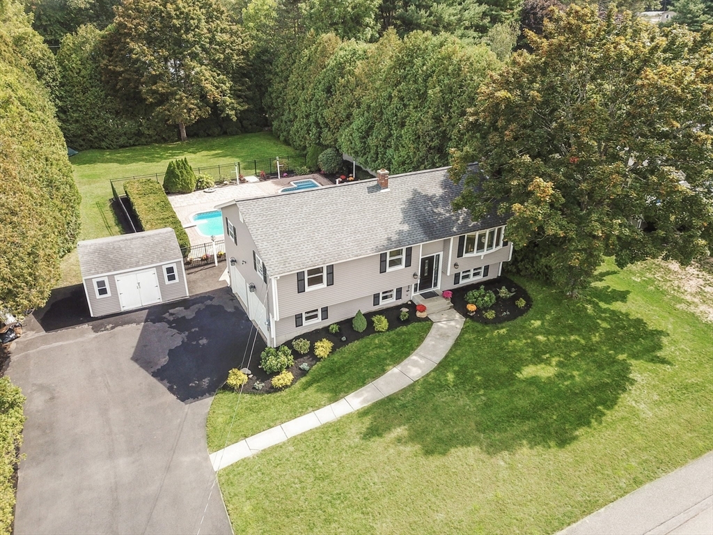 28 Lorna Dr