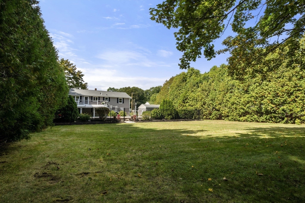 28 Lorna Dr