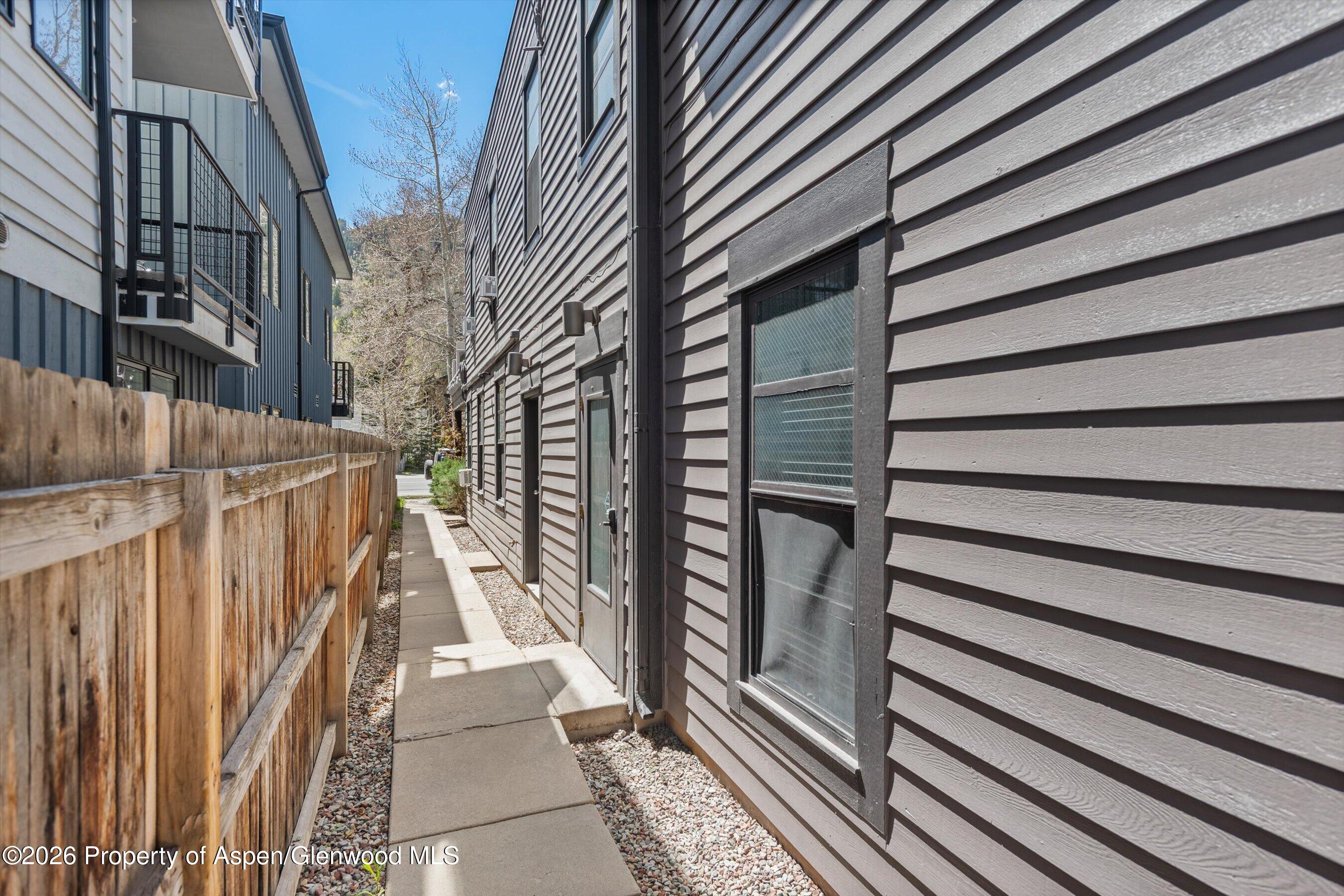 220 W Main Street, 210/P1/B6