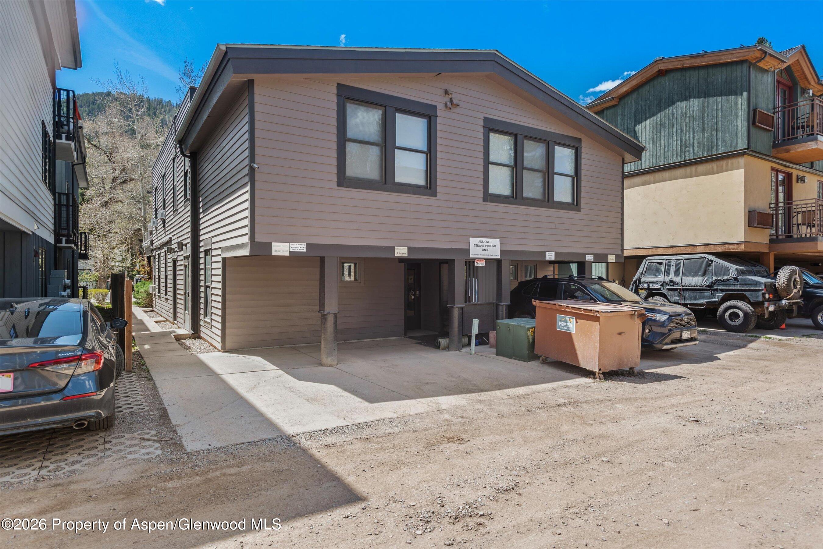 220 W Main Street, 210/P1/B6