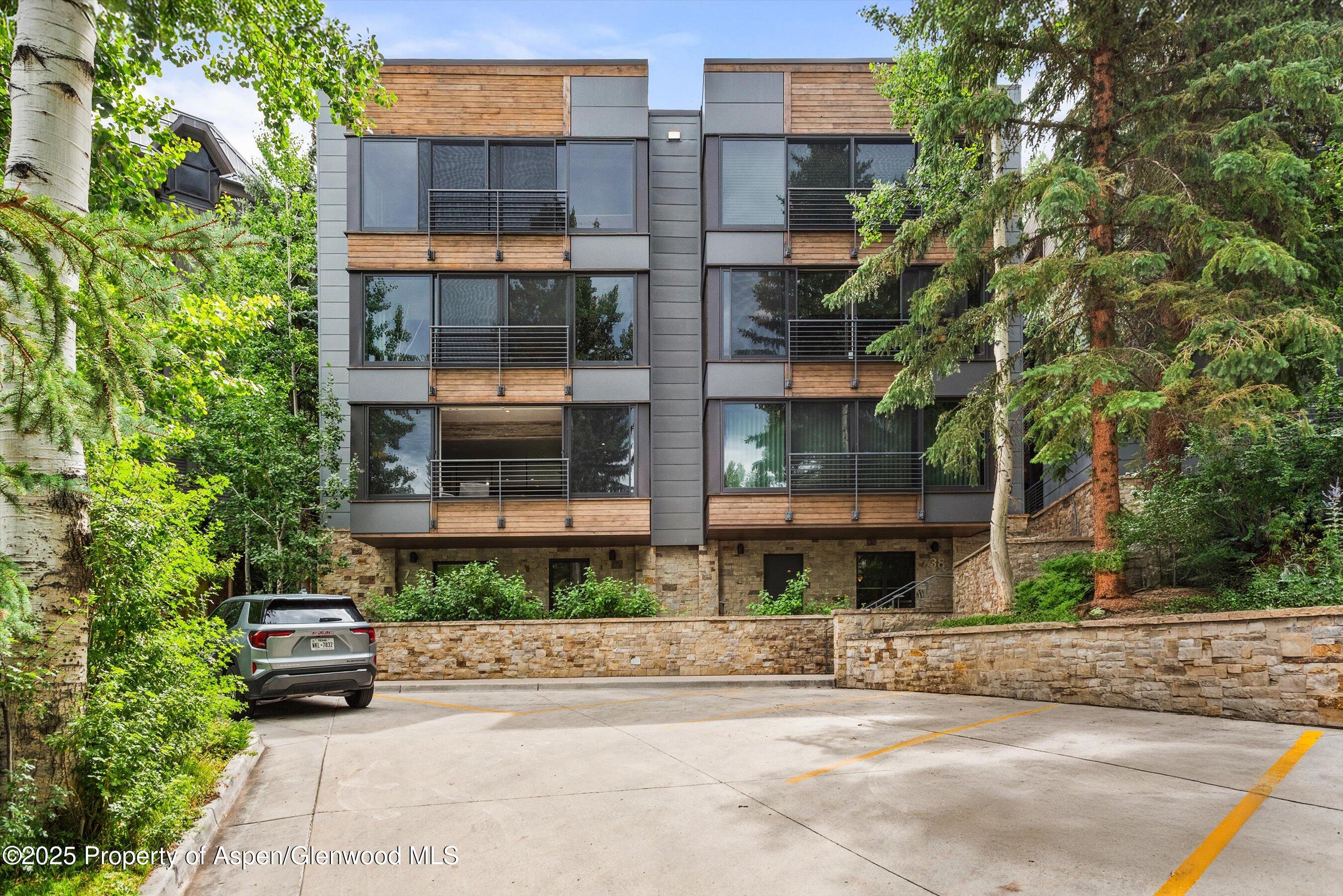 738 S Galena Street, 1-C