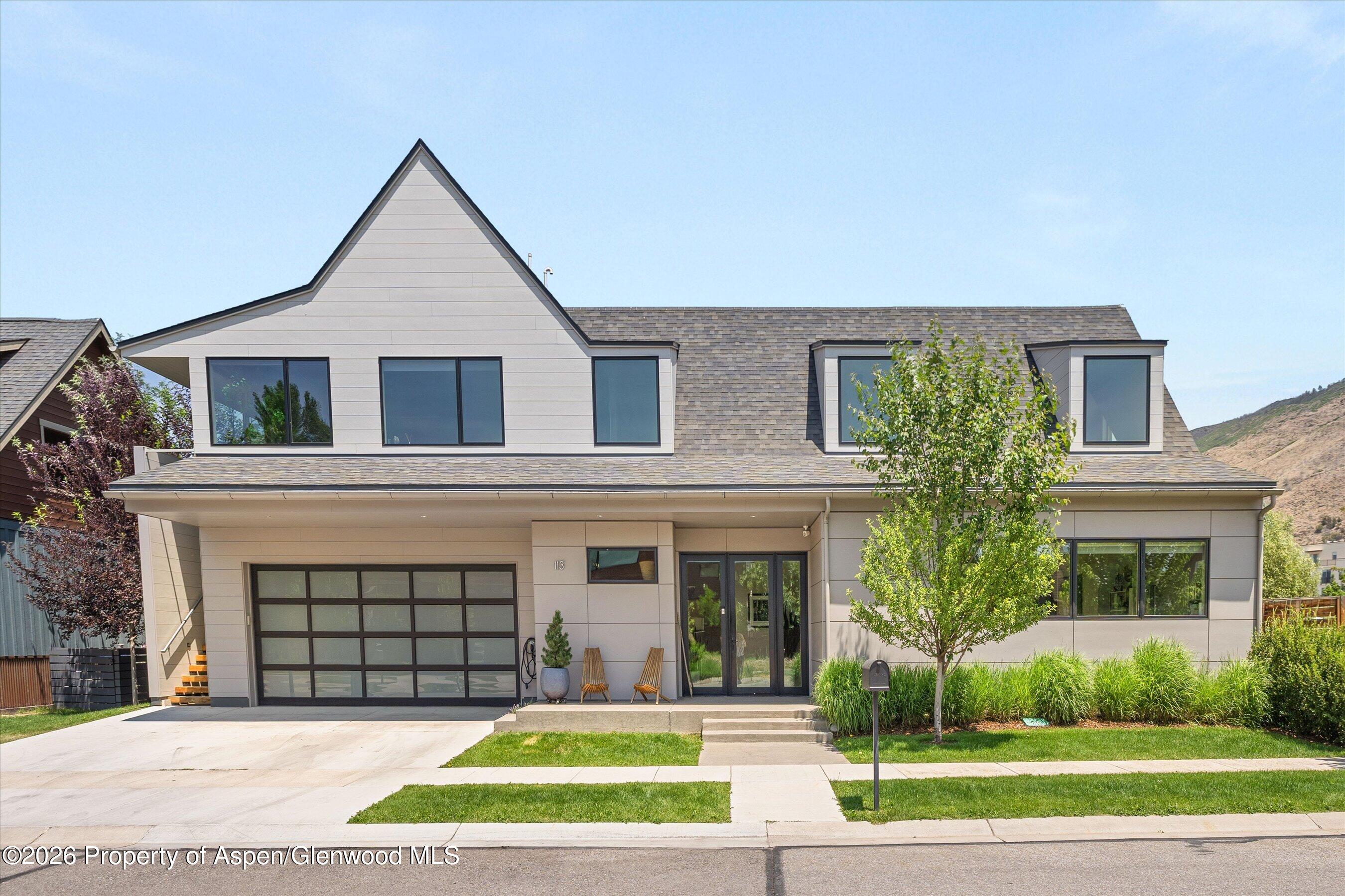 113 Valley Court