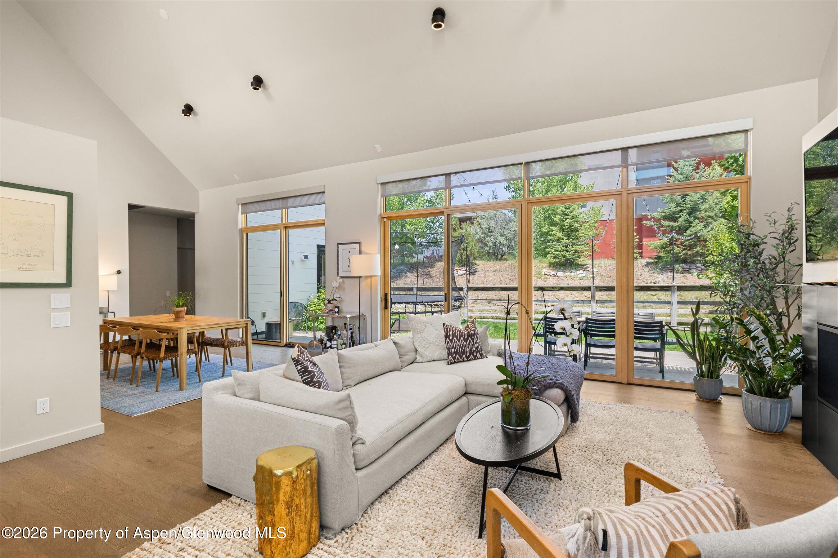 113 Valley Court