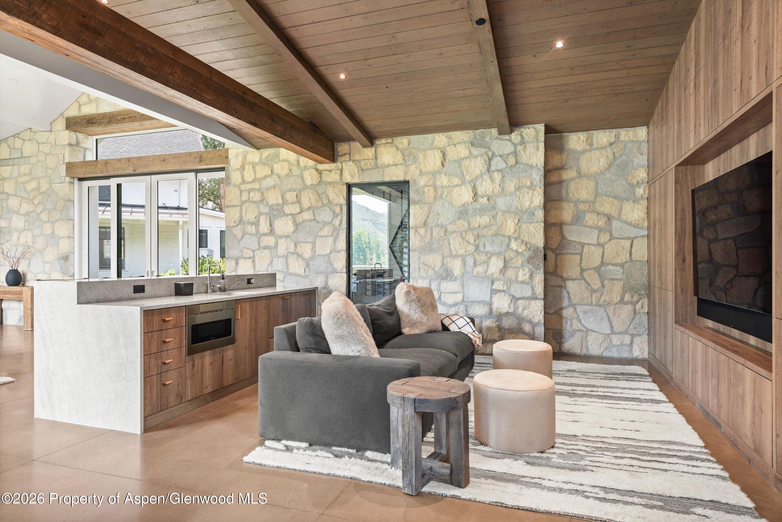 1814 Woody Creek Road