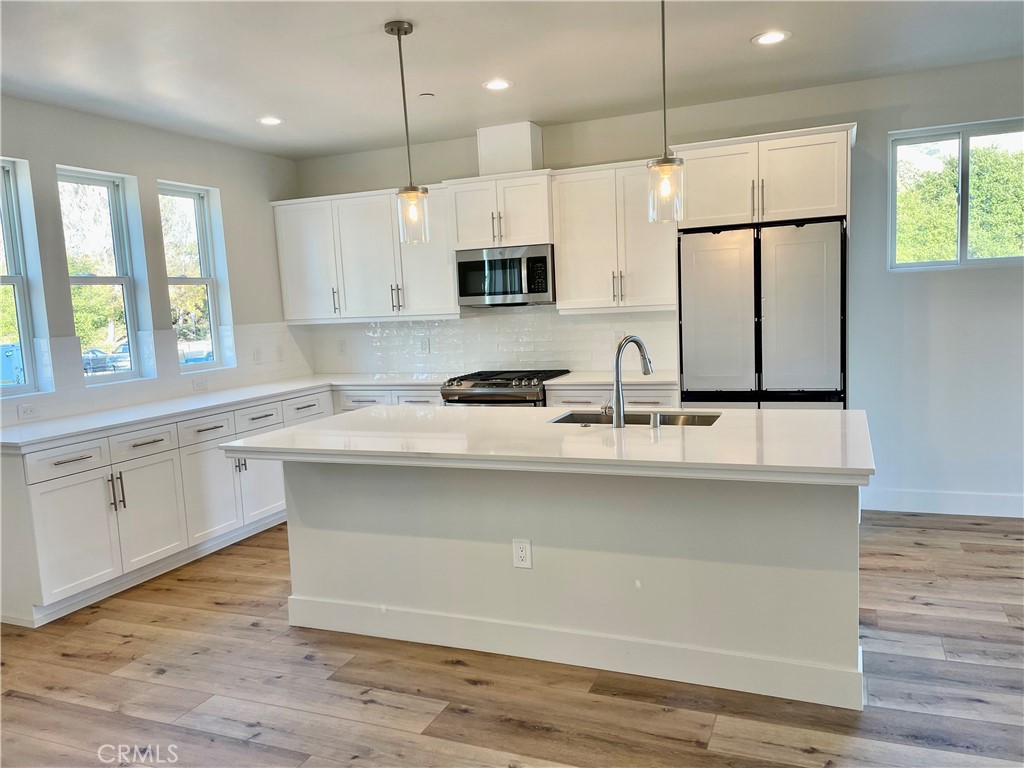 764 Woodbridge St. 101