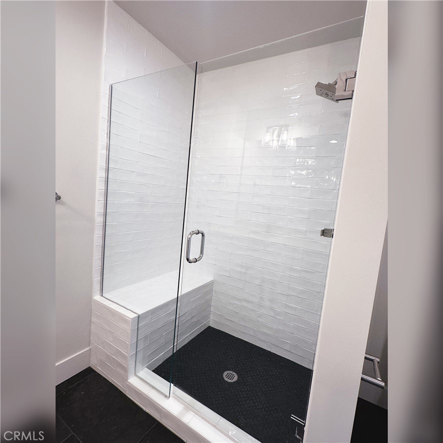 2375 victoria Avenue 104