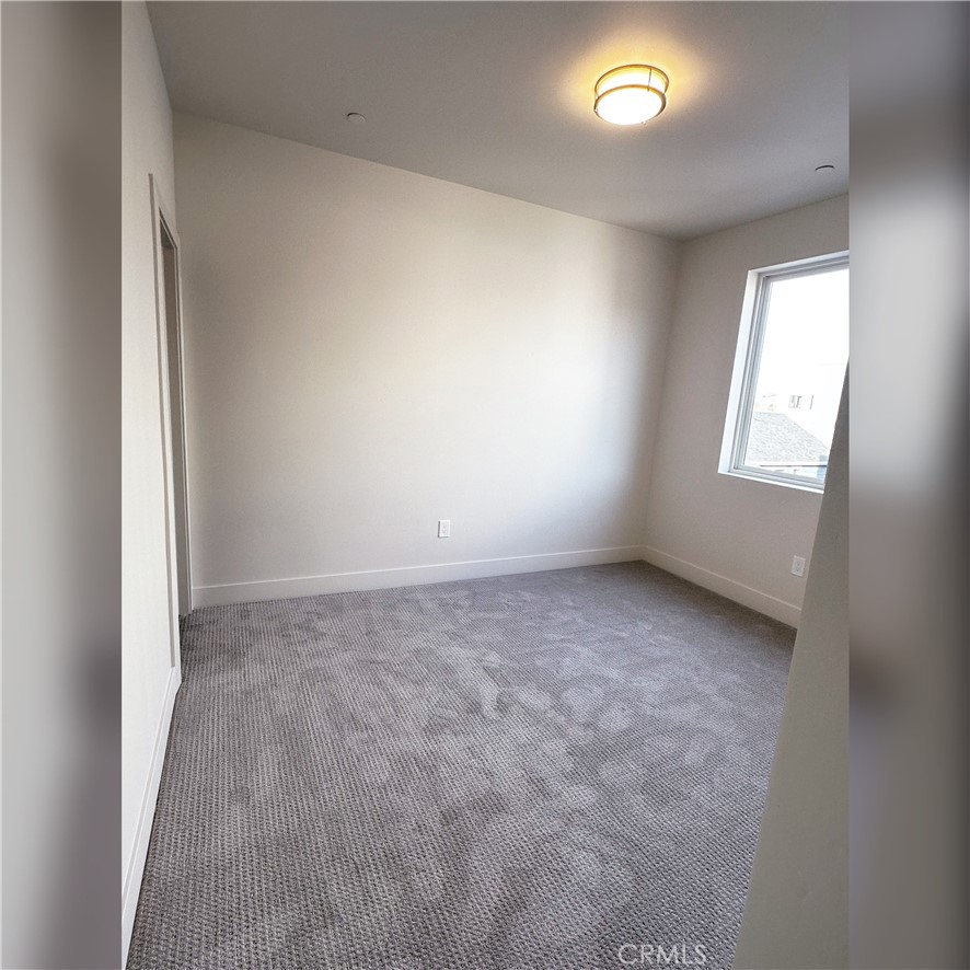 2375 victoria Avenue 104