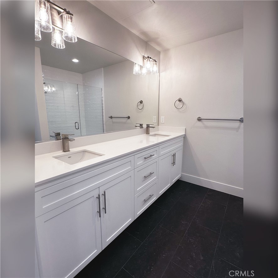 2375 victoria Avenue 104