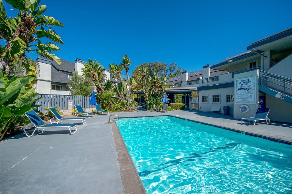 1033 Southwood Drive S