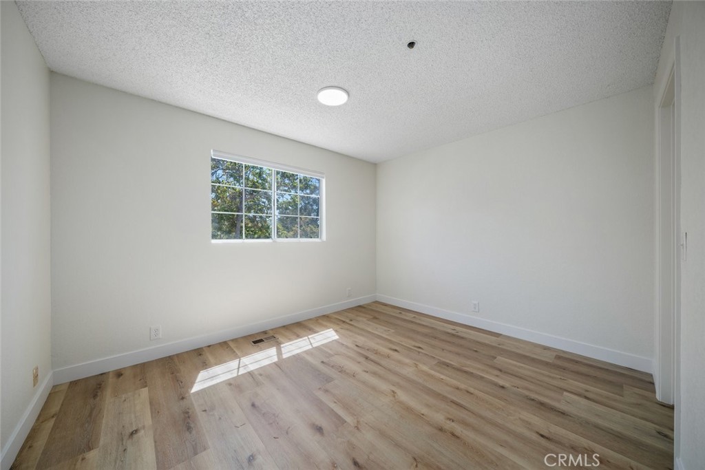 1033 Southwood Drive S