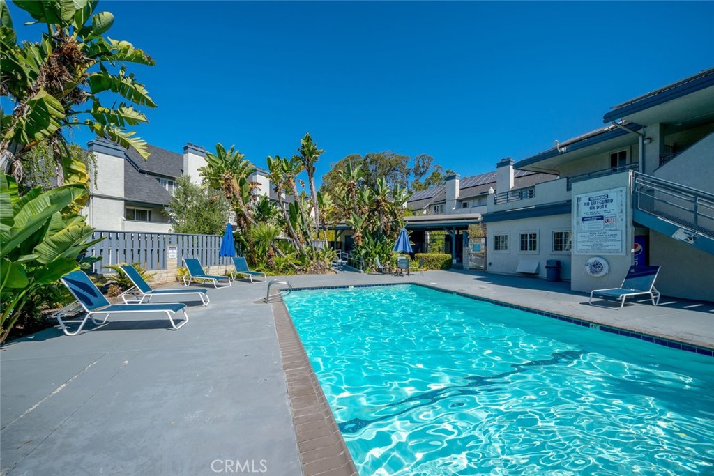 1033 Southwood Drive S