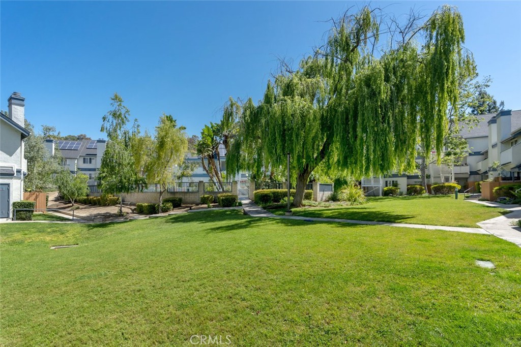 1033 Southwood Drive S