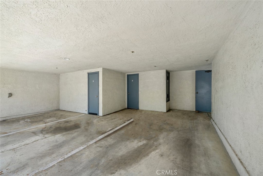 1033 Southwood Drive S