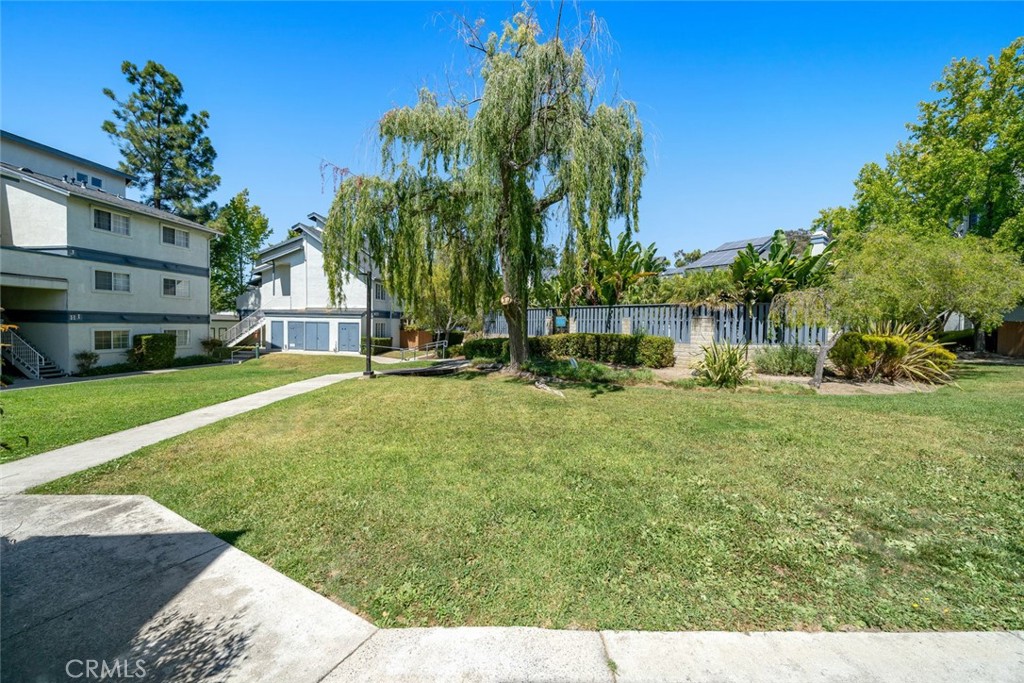 1033 Southwood Drive S