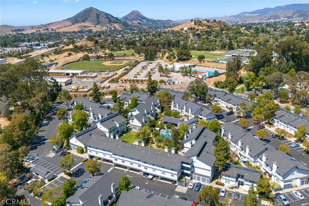 1033 Southwood Drive S