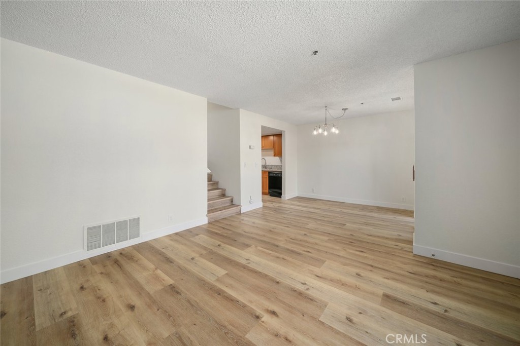 1033 Southwood Drive S