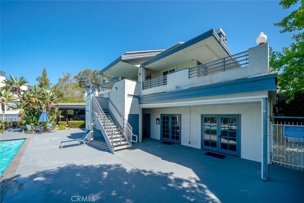 1033 Southwood Drive S