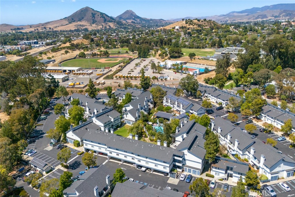 1033 Southwood Drive S