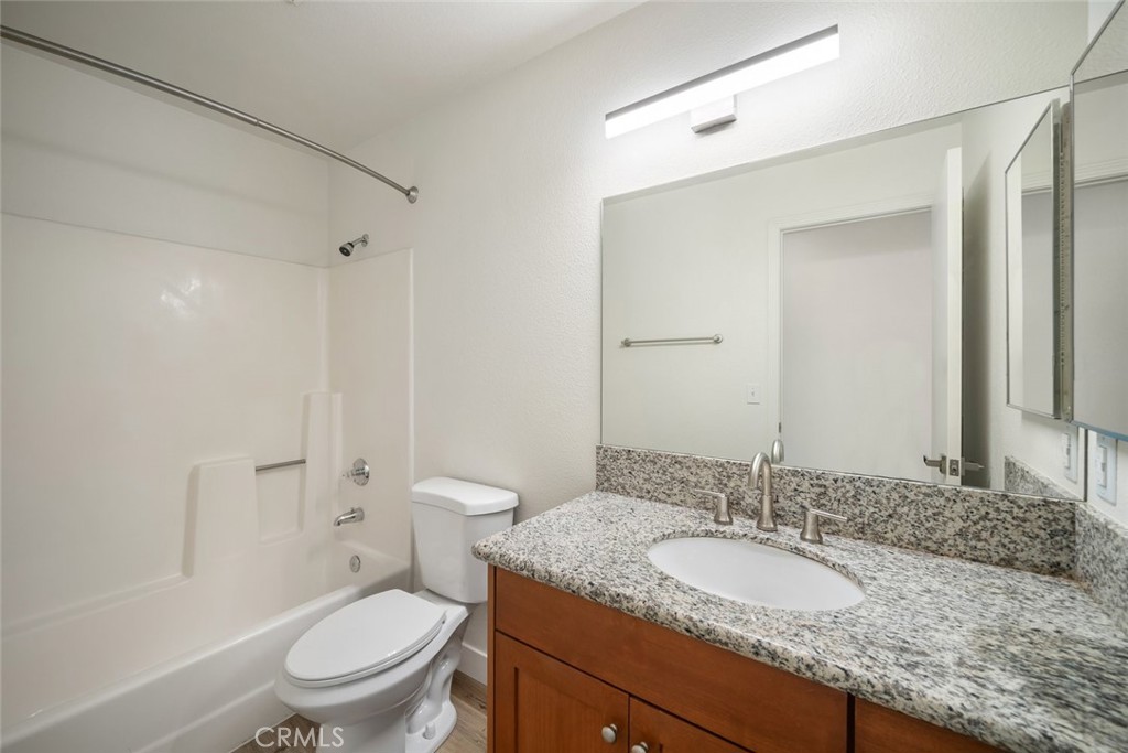 1033 Southwood Drive S