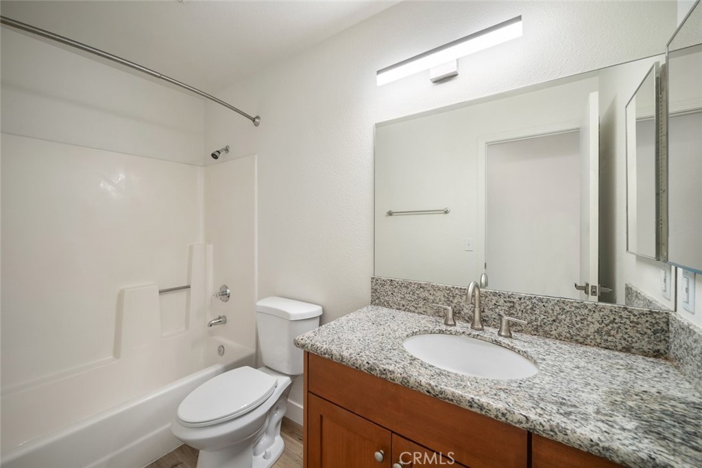 1033 Southwood Drive S