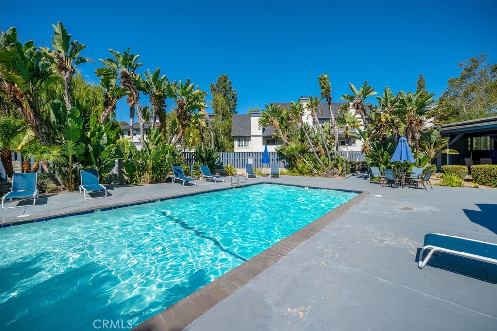 1033 Southwood Drive S