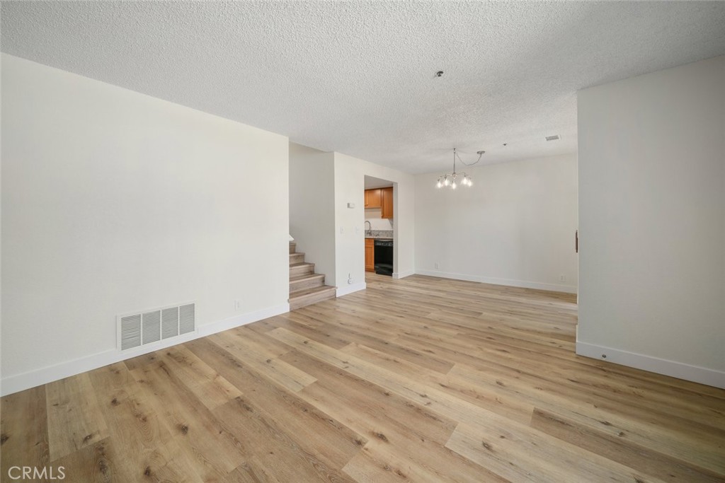 1033 Southwood Drive S