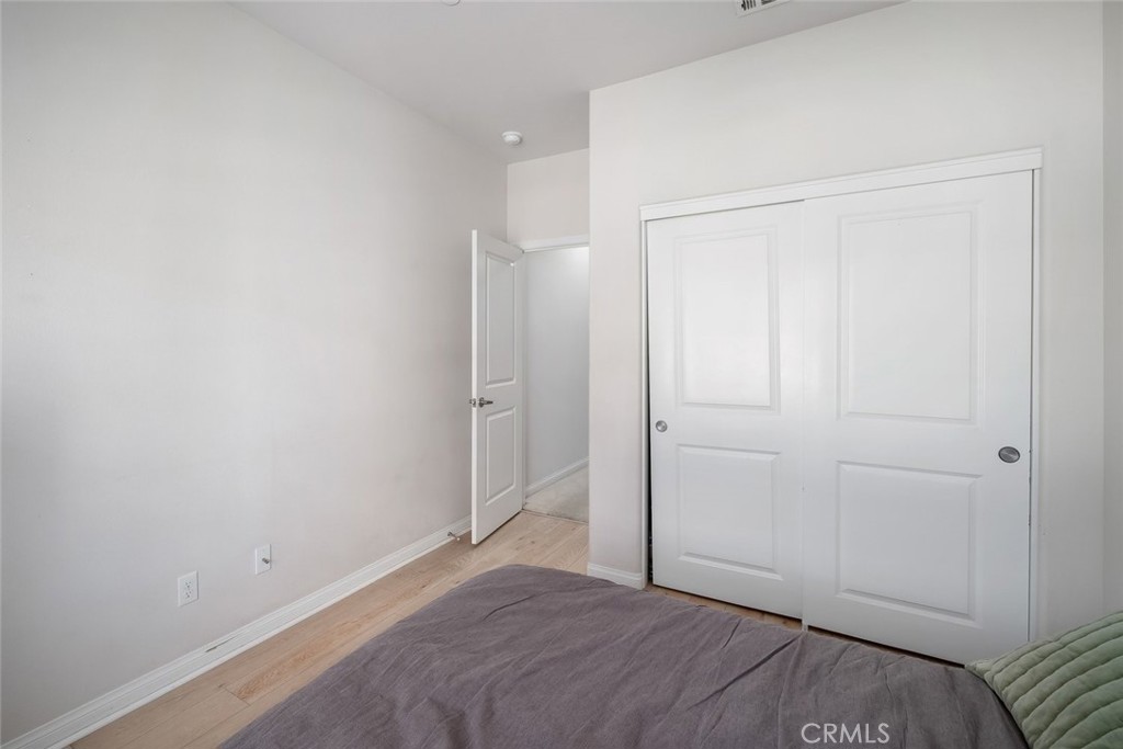 880 Lawrence