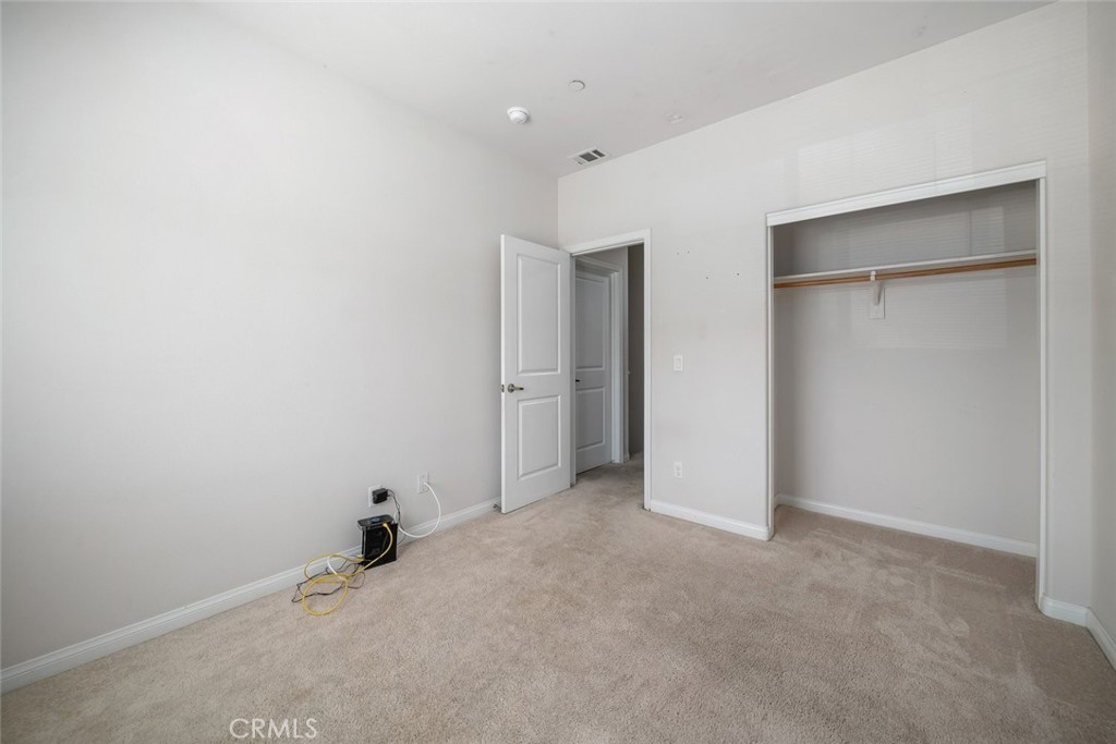 880 Lawrence