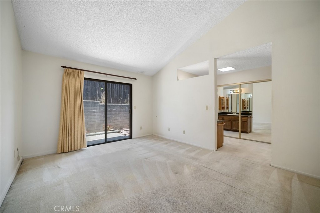 1360 Laurel 3