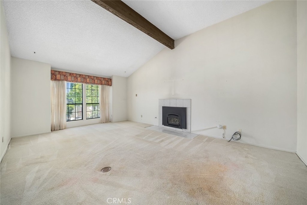 1360 Laurel 3